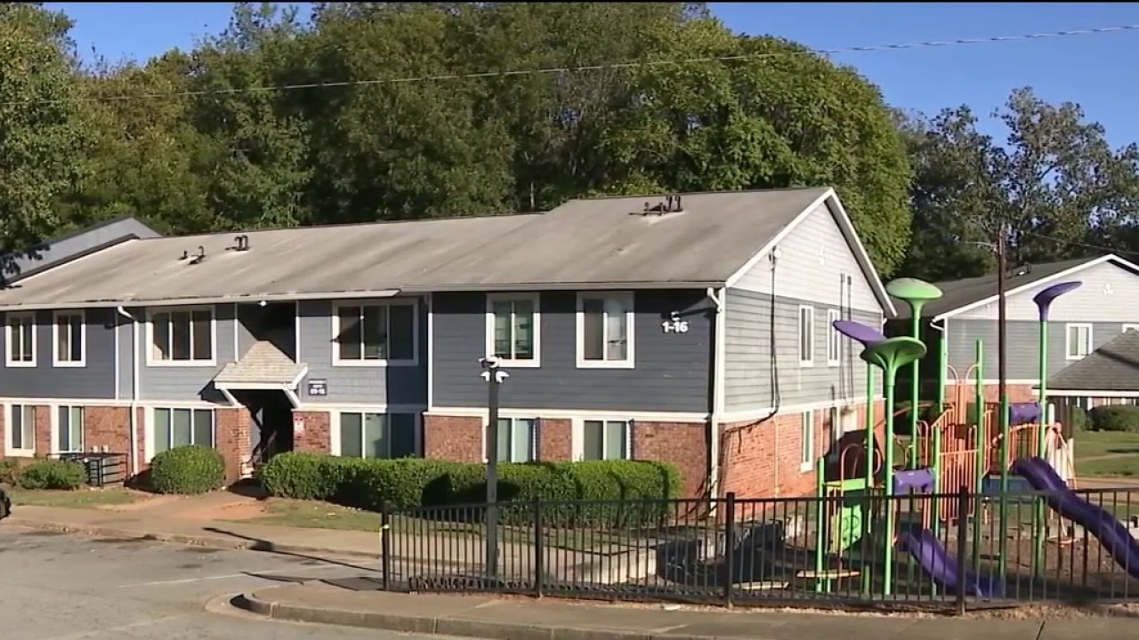 SE Atlanta family flees after second shooting at complex