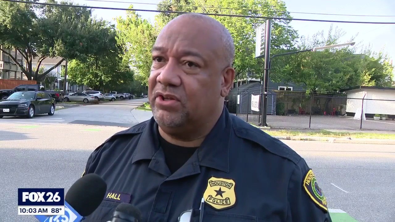Crash kills burglary suspect in Houston Heights