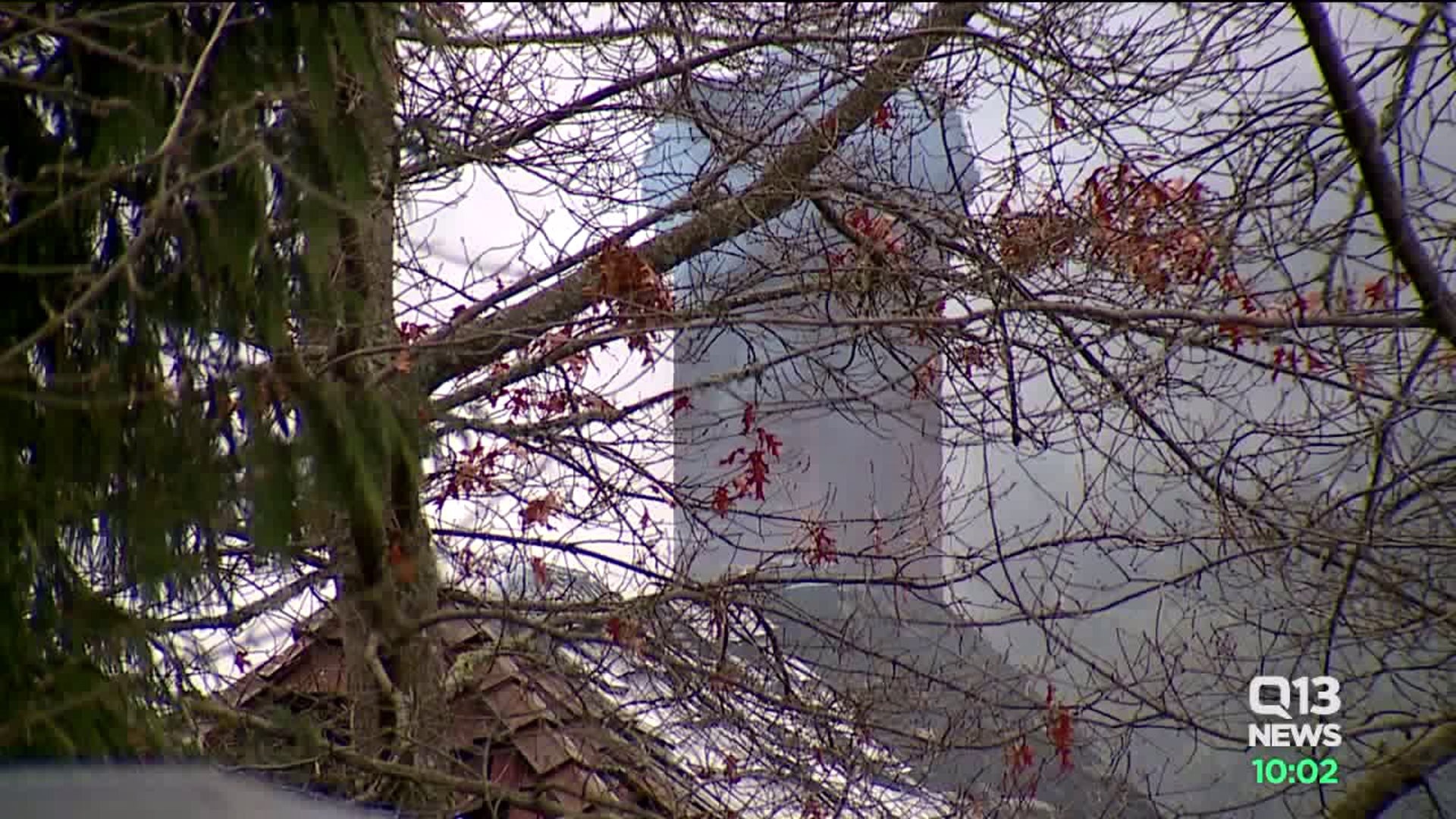 Armed man takes family hostage in Issaquah