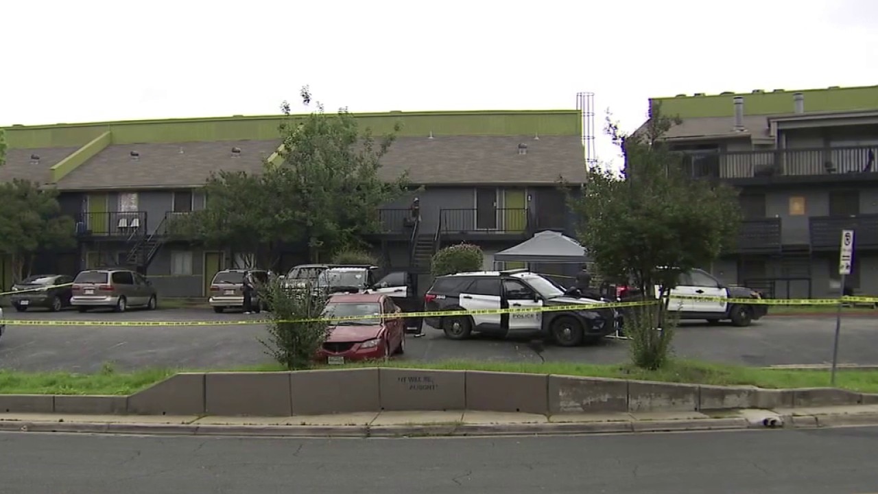 Body found in apartment complex parking lot