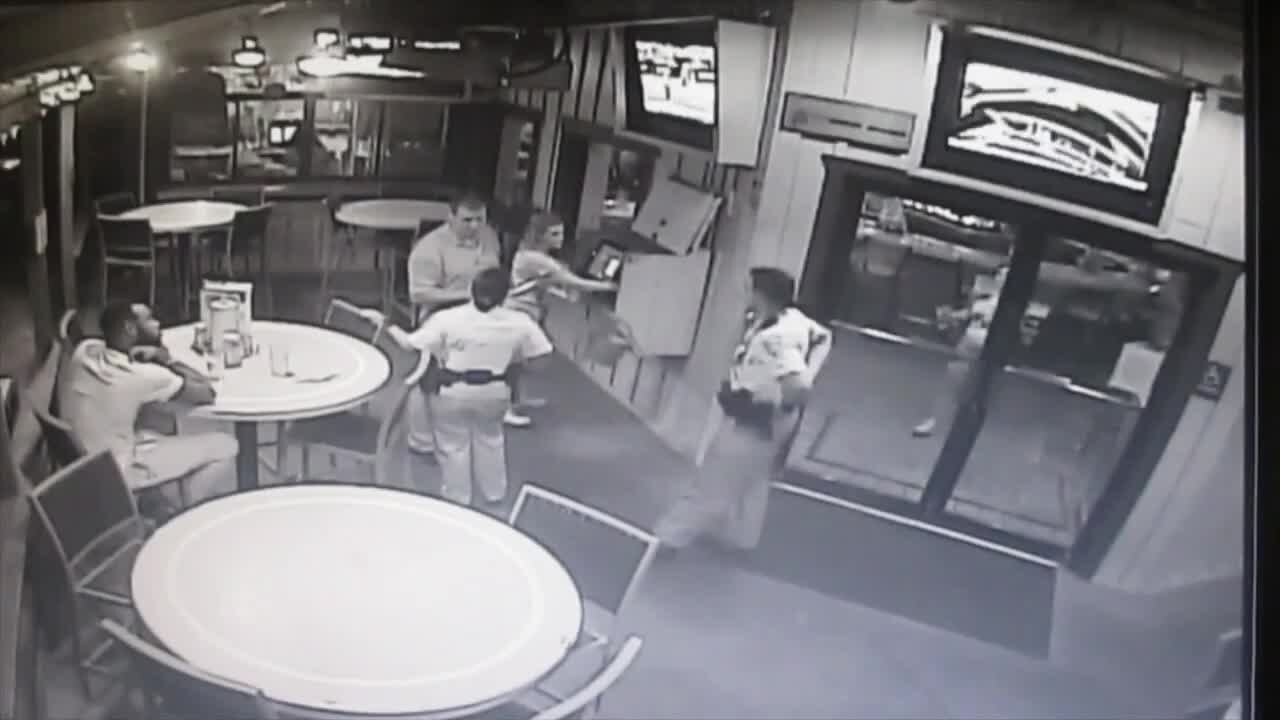Good Samaritan at Hooter's helps deputies take down unruly customer