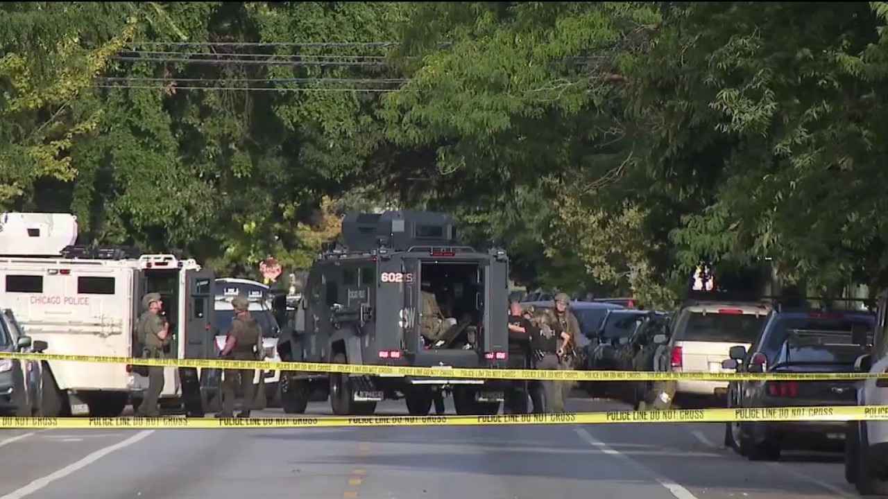 SWAT standoff underway in Logan Square