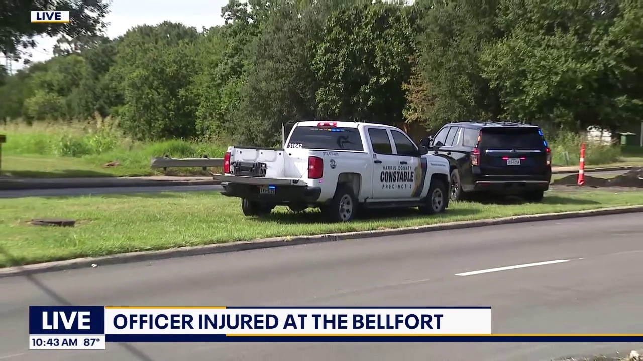 Officer injured in SE Houston; search for suspect