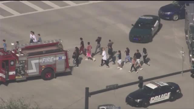 Sheriff defends response to school massacre