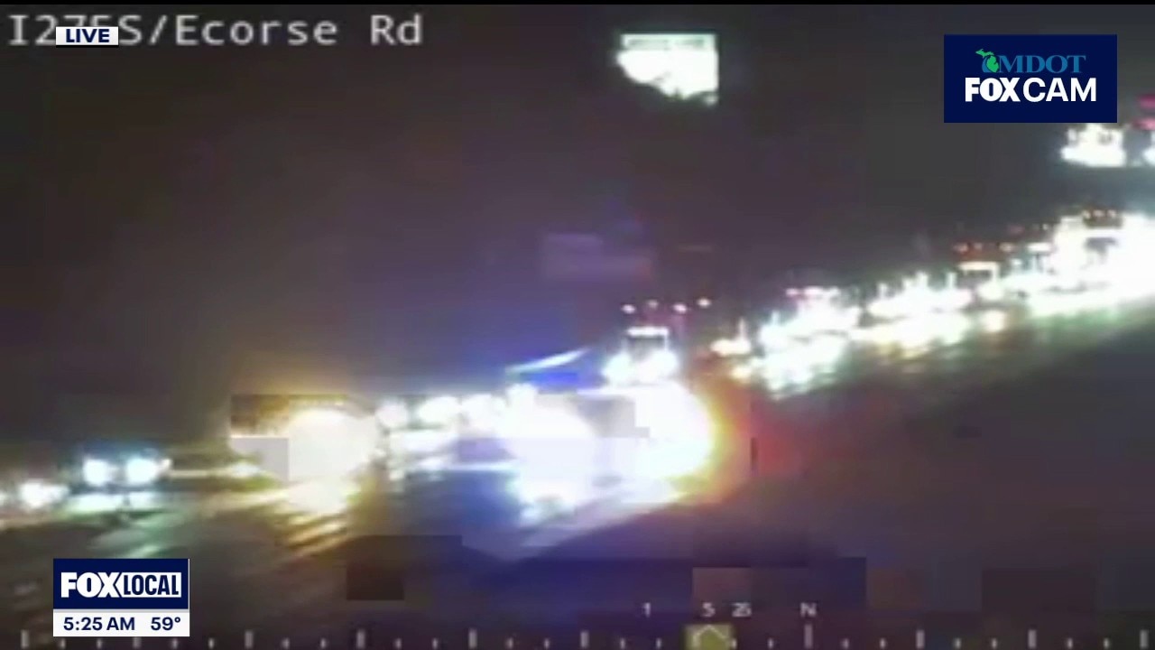 I-275 NB closed due to crash