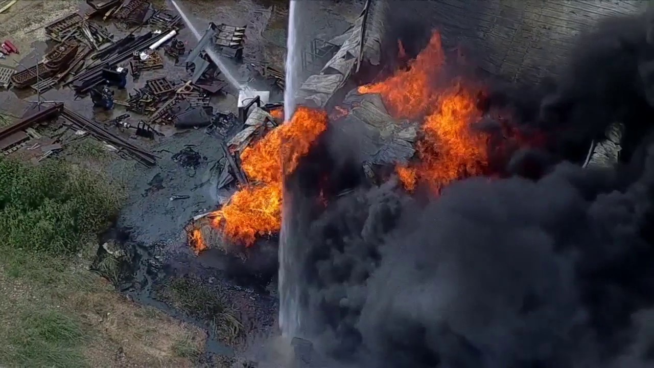 HEAVY SMOKE: Large fire in Tarrant  County 