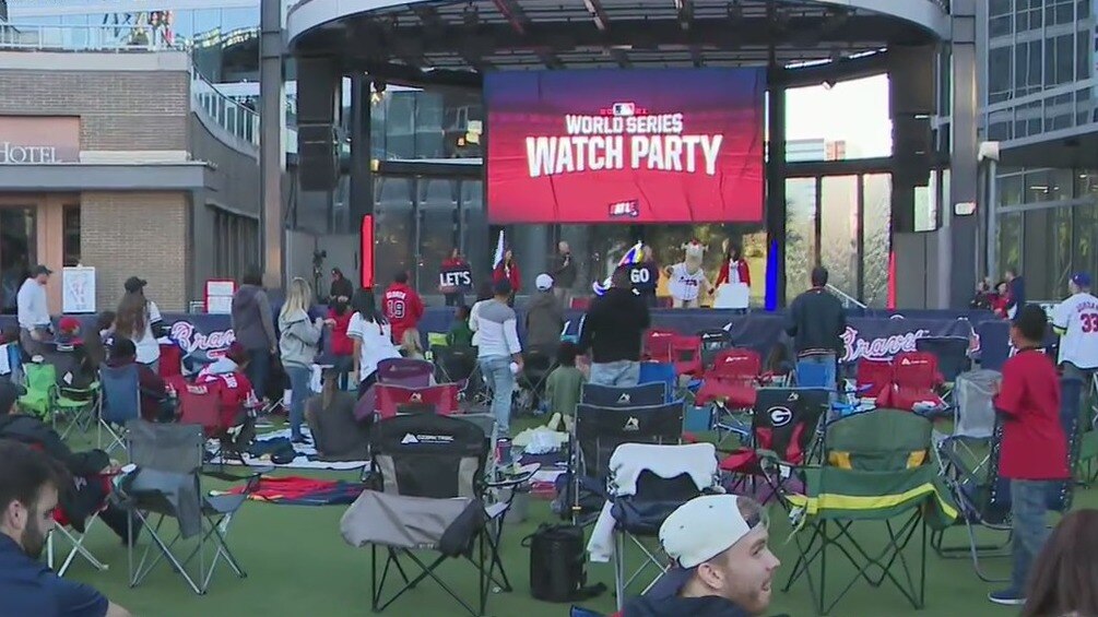 The Battery begins to fill for Game Six of the World Series