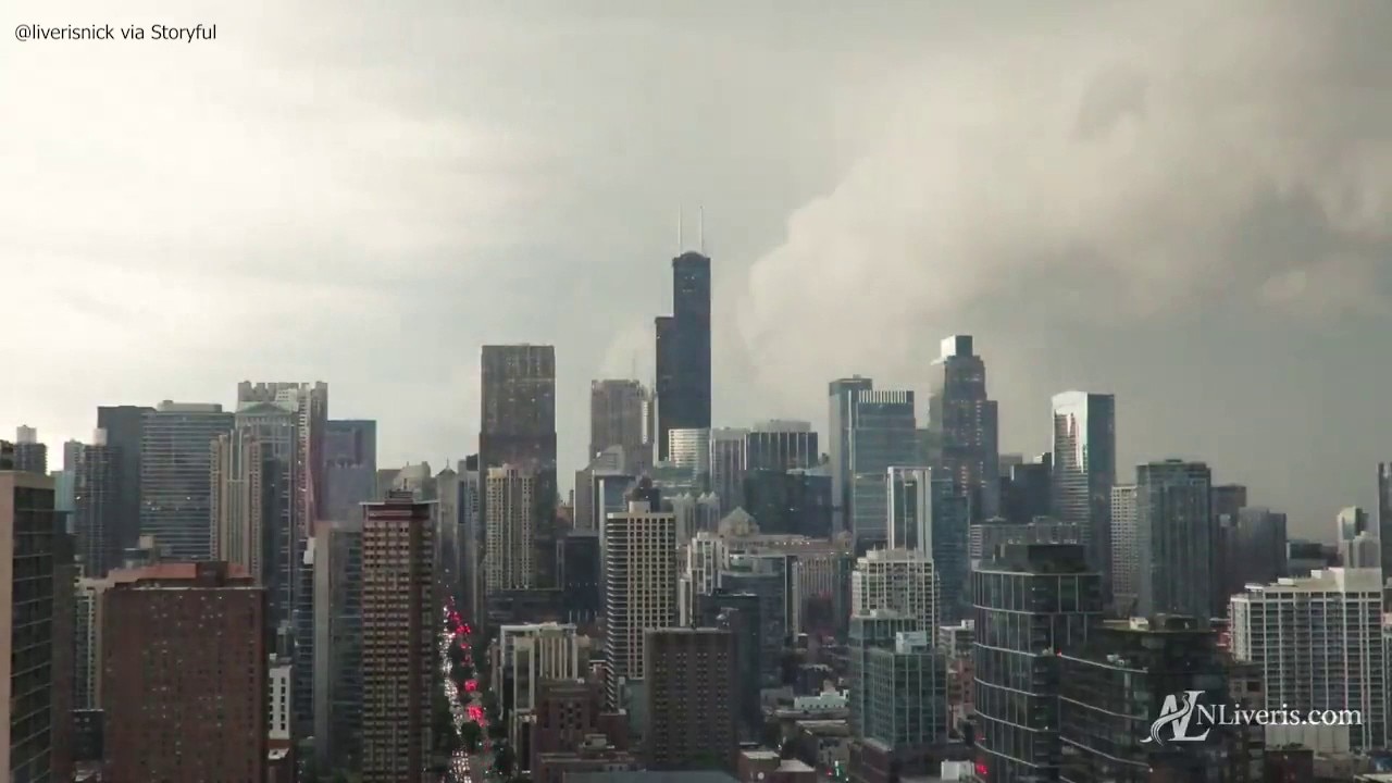 Timelapse video shows severe weather roaring through Chicago
