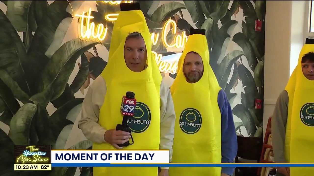 MOMENT OF THE DAY: Banana Eating Contest