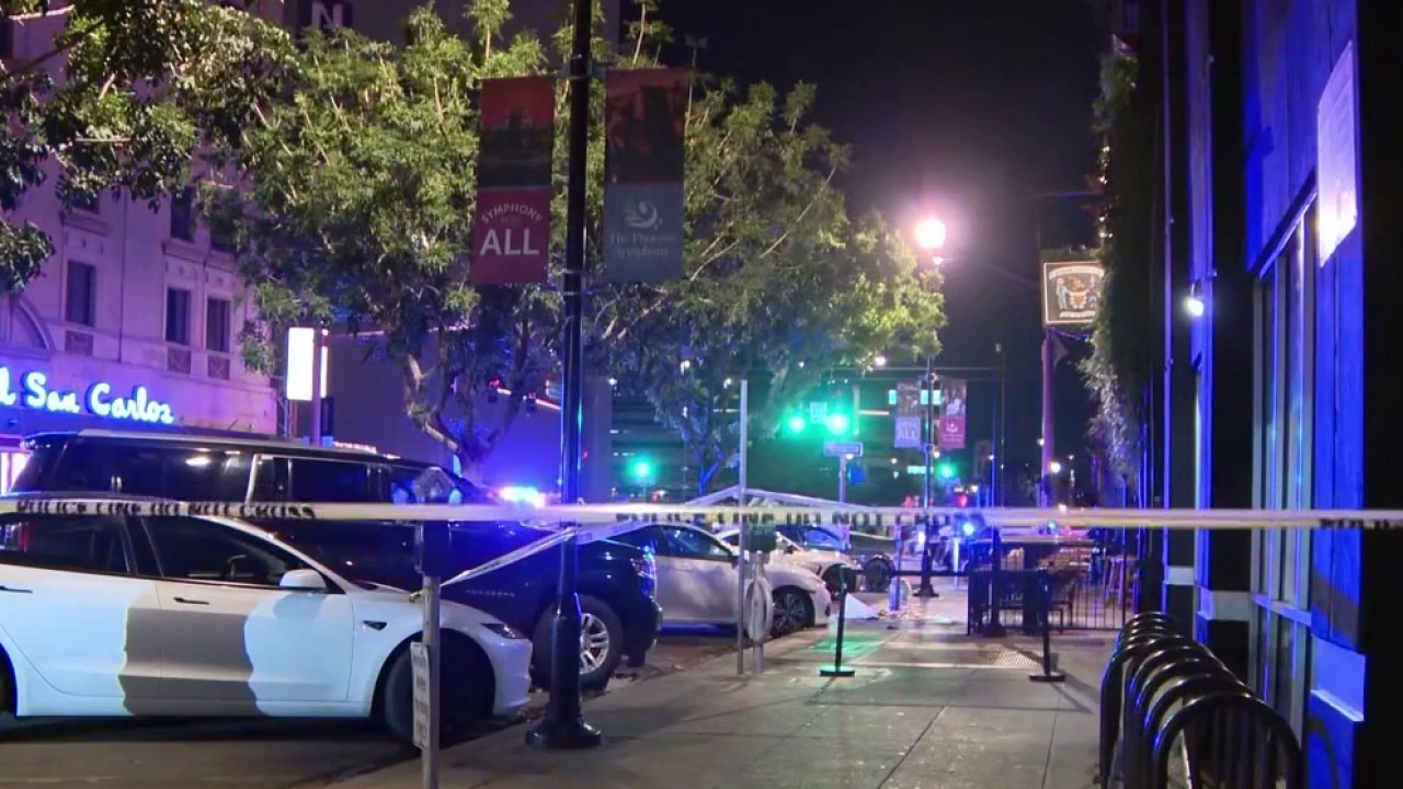 Phoenix stabbing leaves man seriously injured