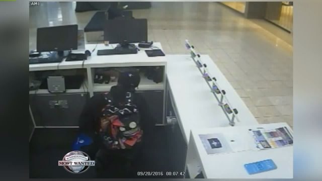 WANTED: Mall kiosk crooks