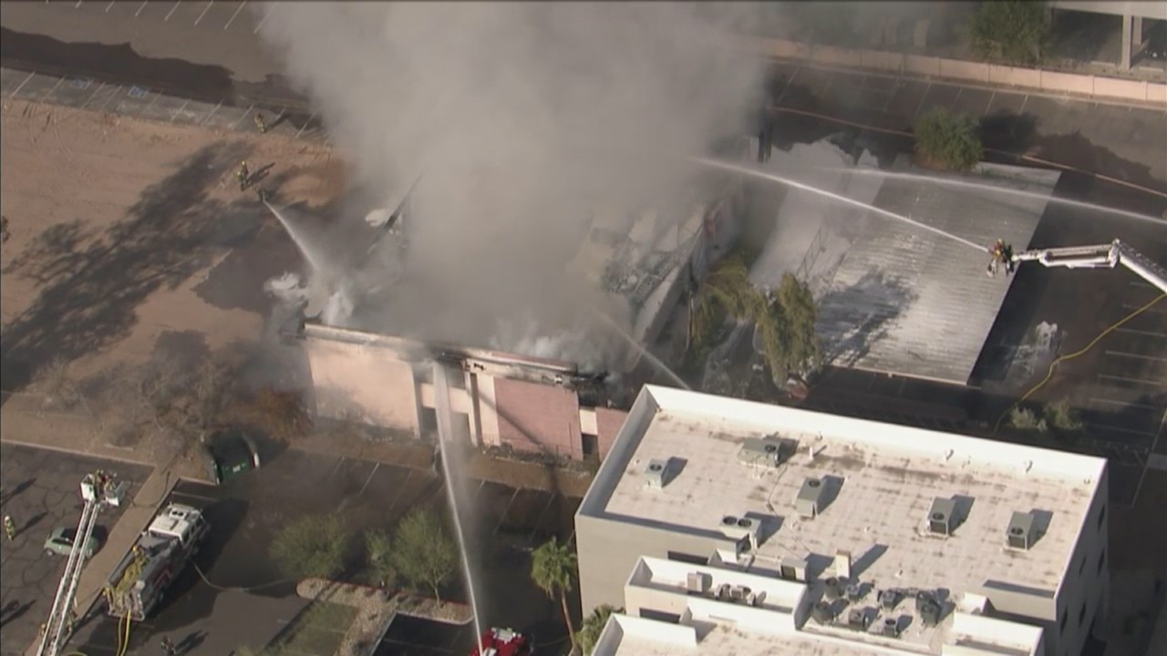 Phoenix crews battling large fire near State Route 51