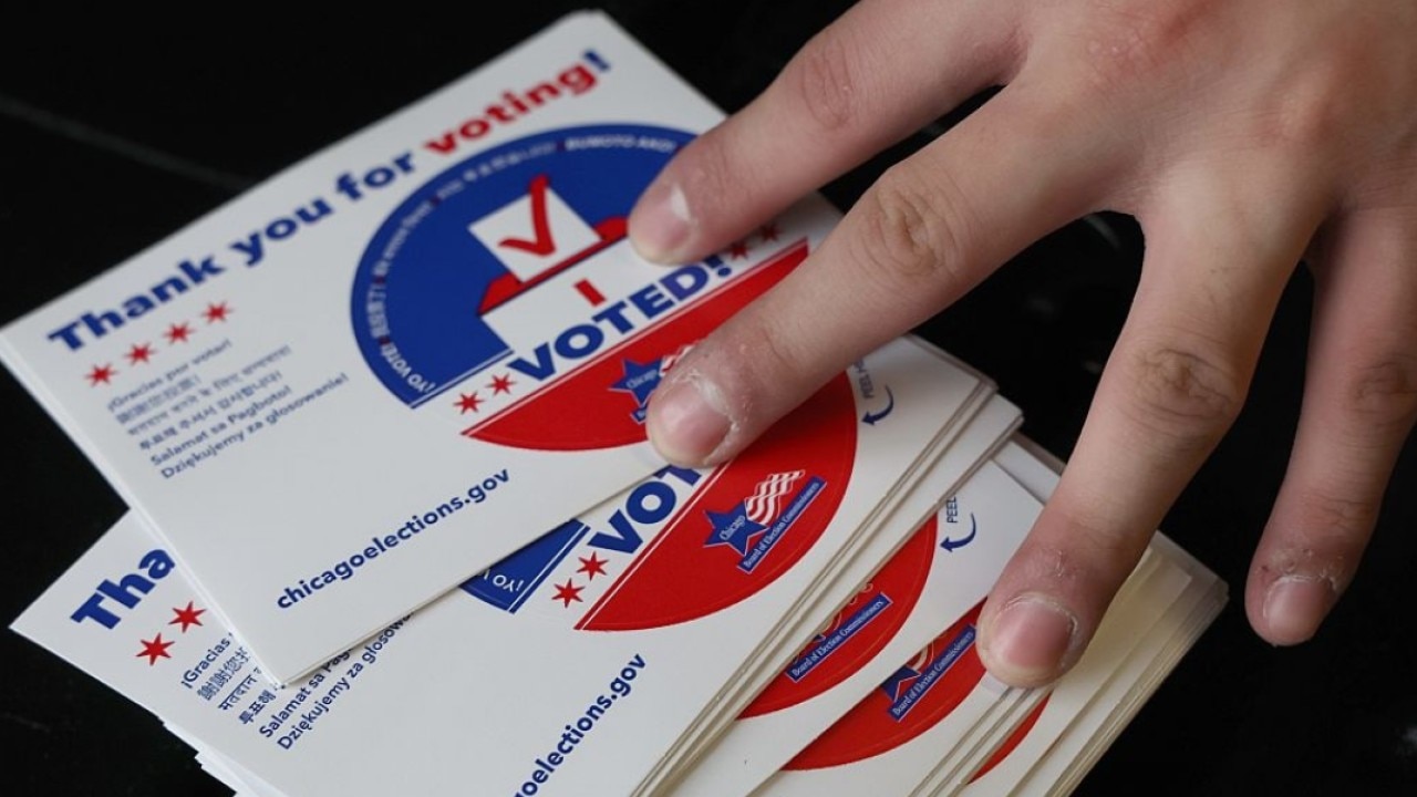 Chicago mayoral race heats up as candidates begin collecting signatures
