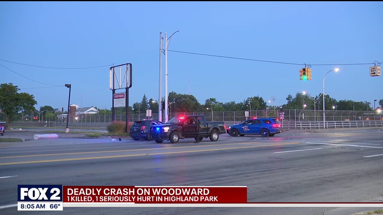 1 killed, 1 seriously hurt in Highland Park crash