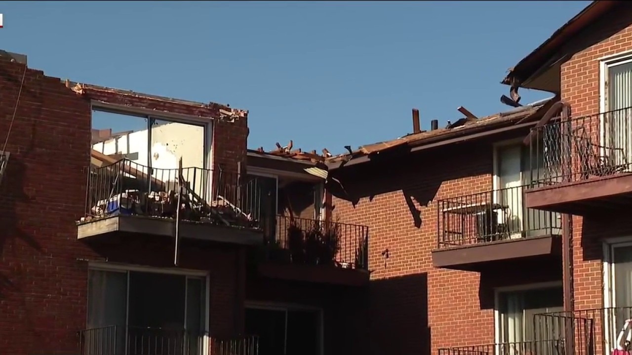 'Maybe that's earthquake': Woman in Bridgeview recounts storm that ripped roofs off apartments