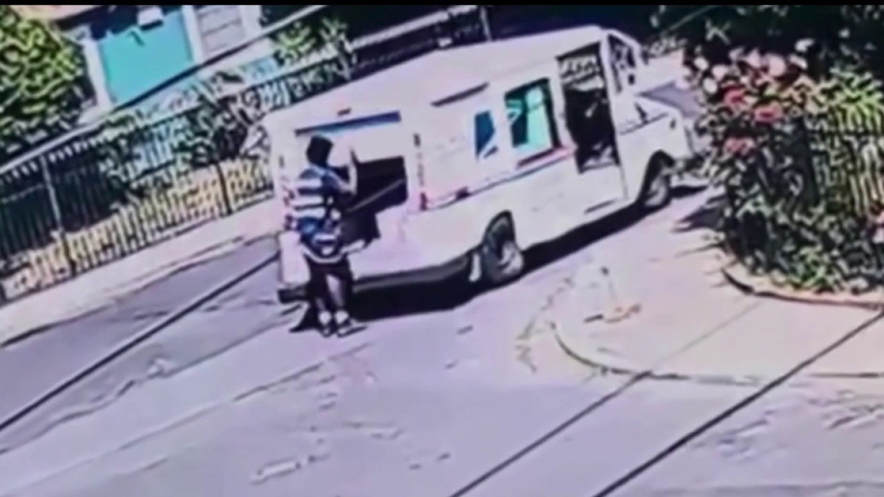 East Bay postal truck break-in caught on video