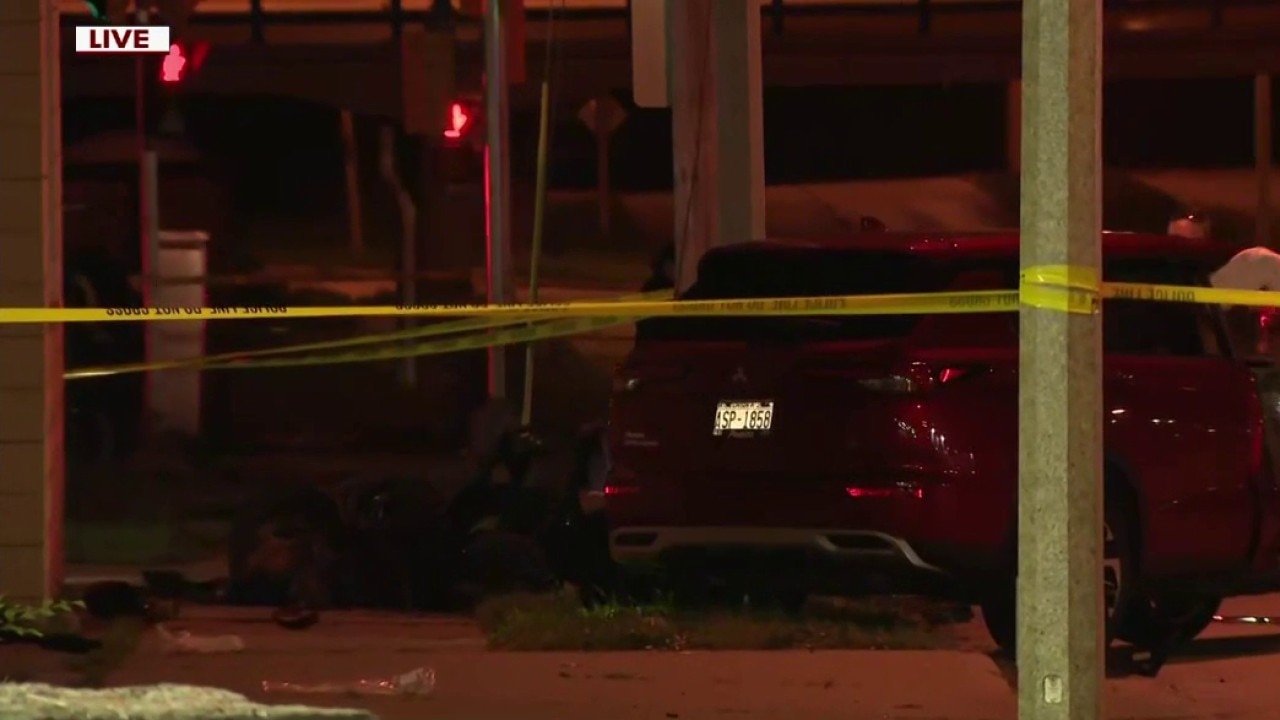 Fatal crash in Milwaukee near Sherman and Silver Spring, 2 dead