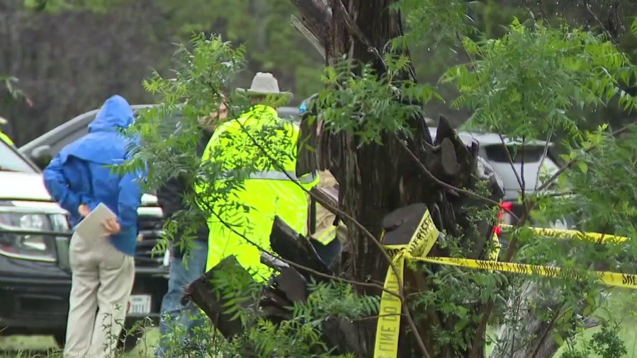 Texas plane crash kills 5; plane destroyed by post-impact fire, NTSB says