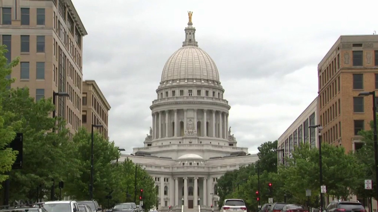 Wisconsin Democratic candidates make pitch at state convention