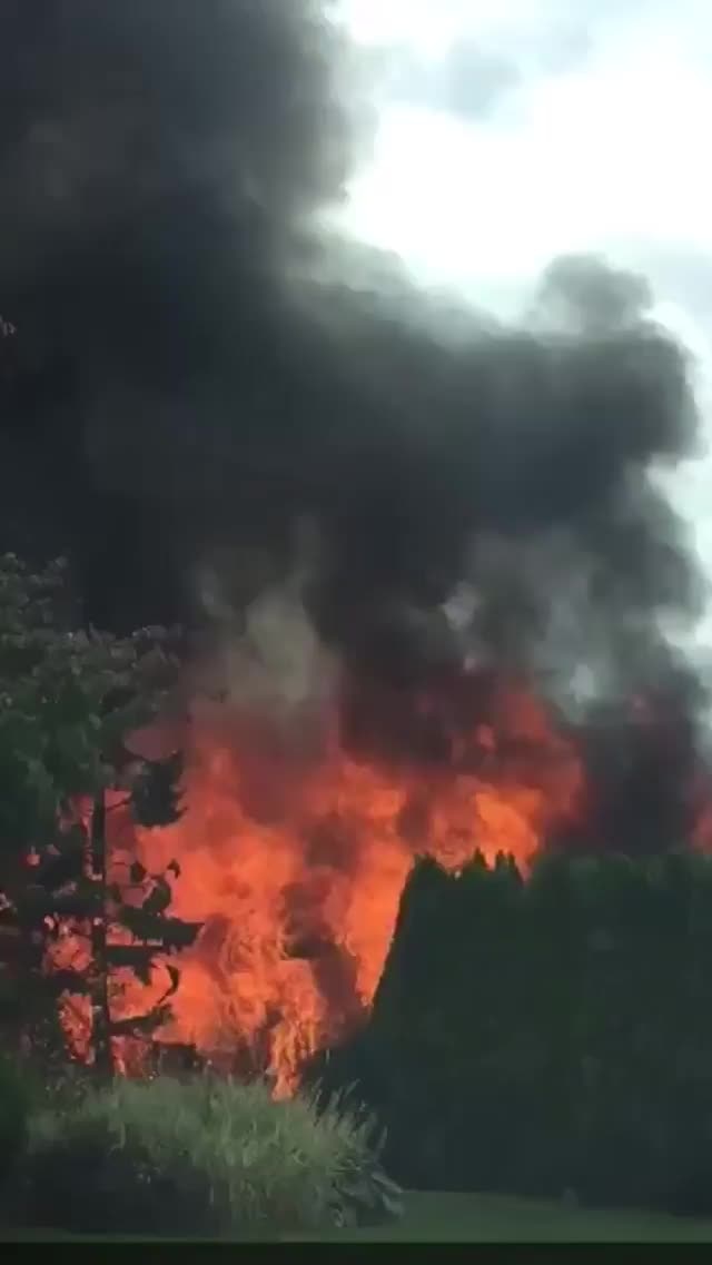 Raw video of Mukilteo house fire