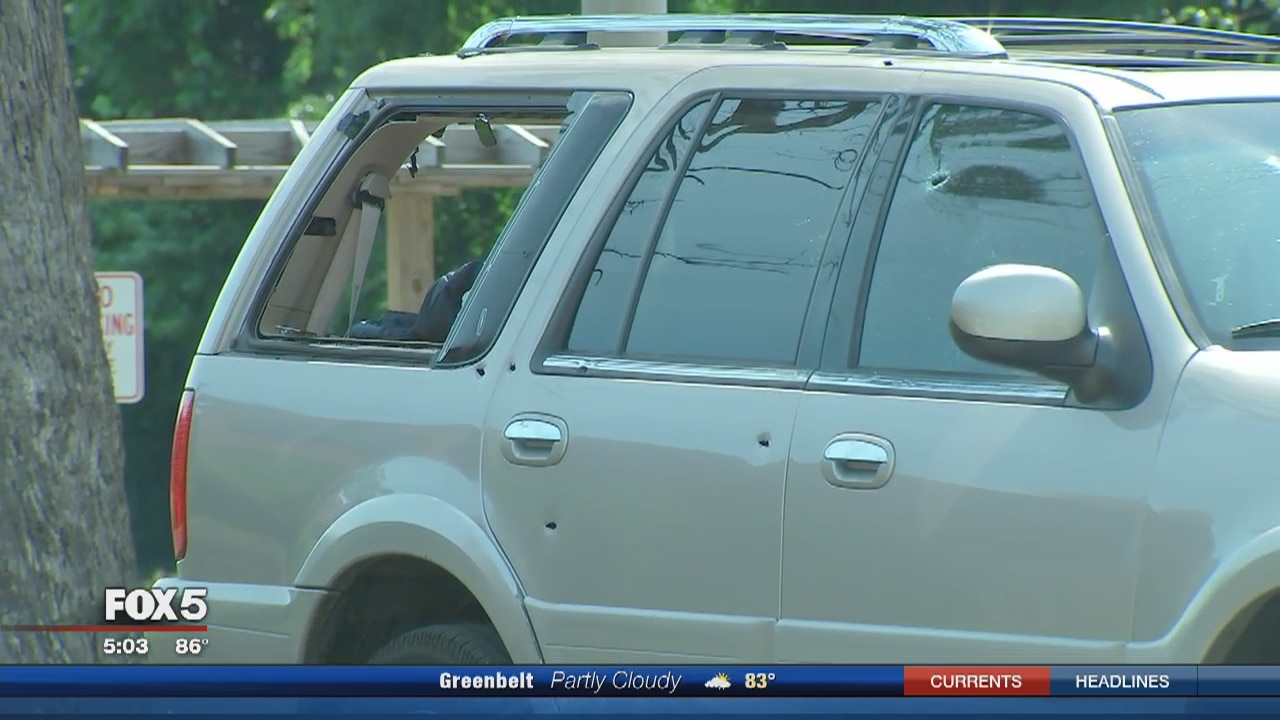 Man charged with shooting at DC officers after robbery, carjacking