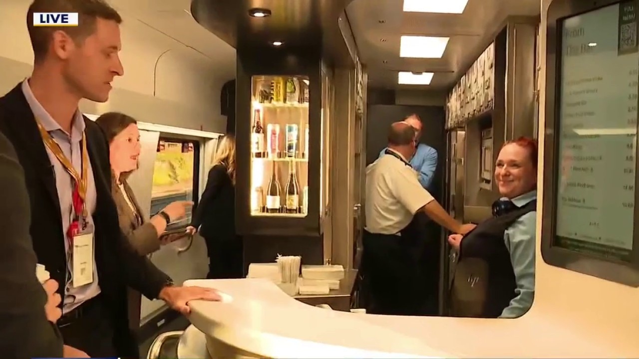 Amtrak unveils new Cascades route train