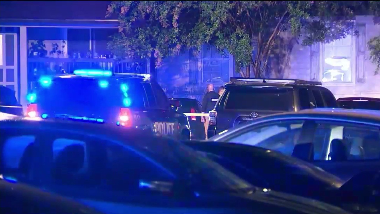 Teen survives 5 gunshots outside apartment