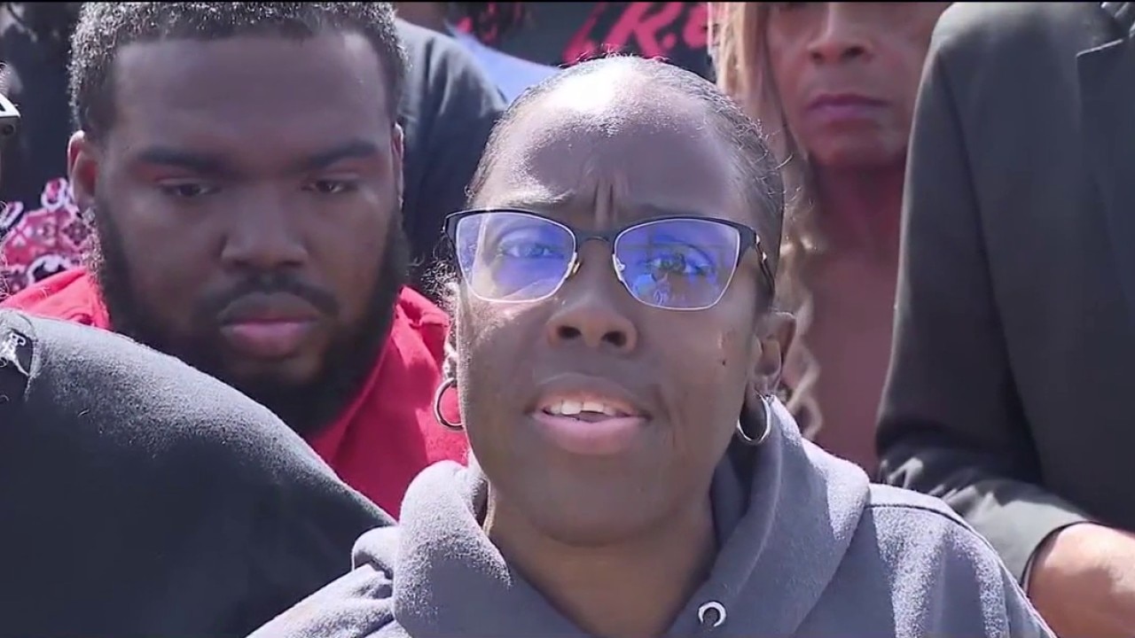 Family of man killed after being pushed from CTA train demands answers