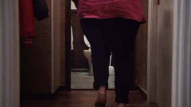 Super Bowl ad: Febreze "Halftime Bathroom Break"