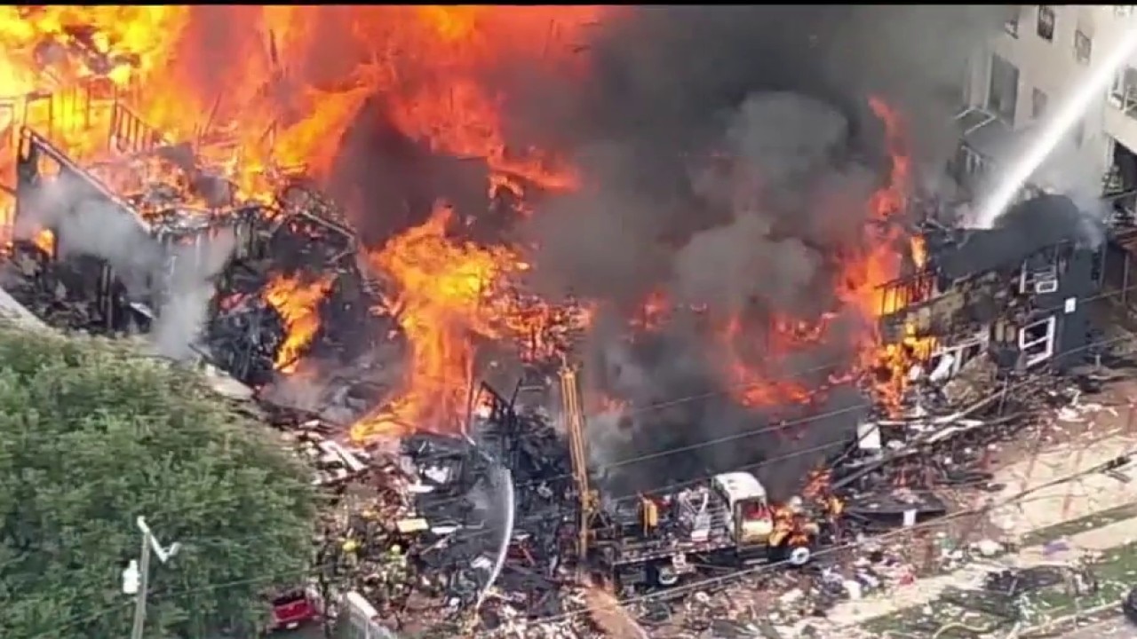 Explosion and fire destroys Dallas apartments