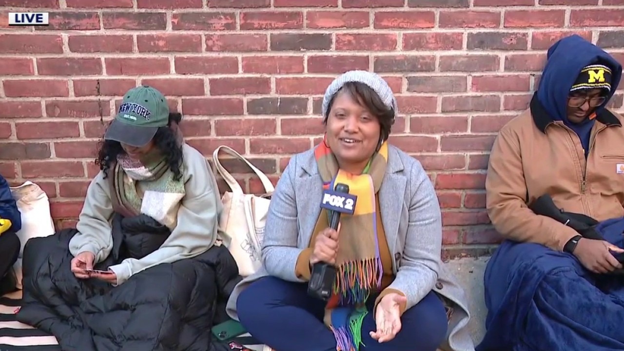 Michigan basketball fans line up early for tonight's national championship