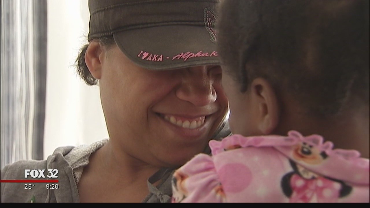 Chicago cops spread holiday cheer after 3 kids found living in deplorable conditions