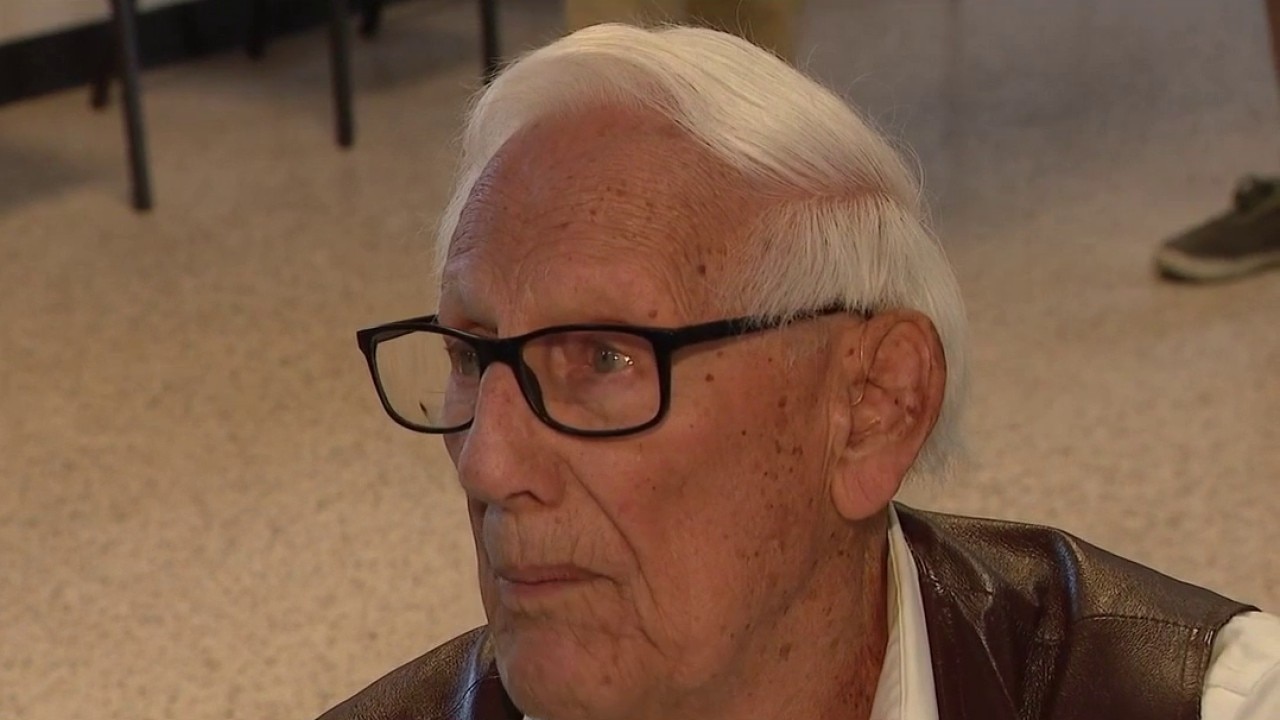 103-year-old WWII veteran honored in Arizona