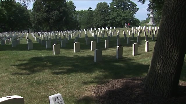 Wood National Cemetery pays tribute to World War II veterans