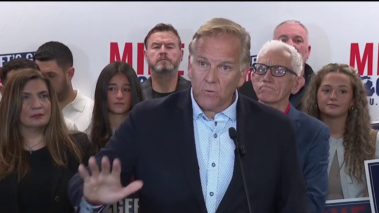 Mike Rogers campaigns in Shelby Township