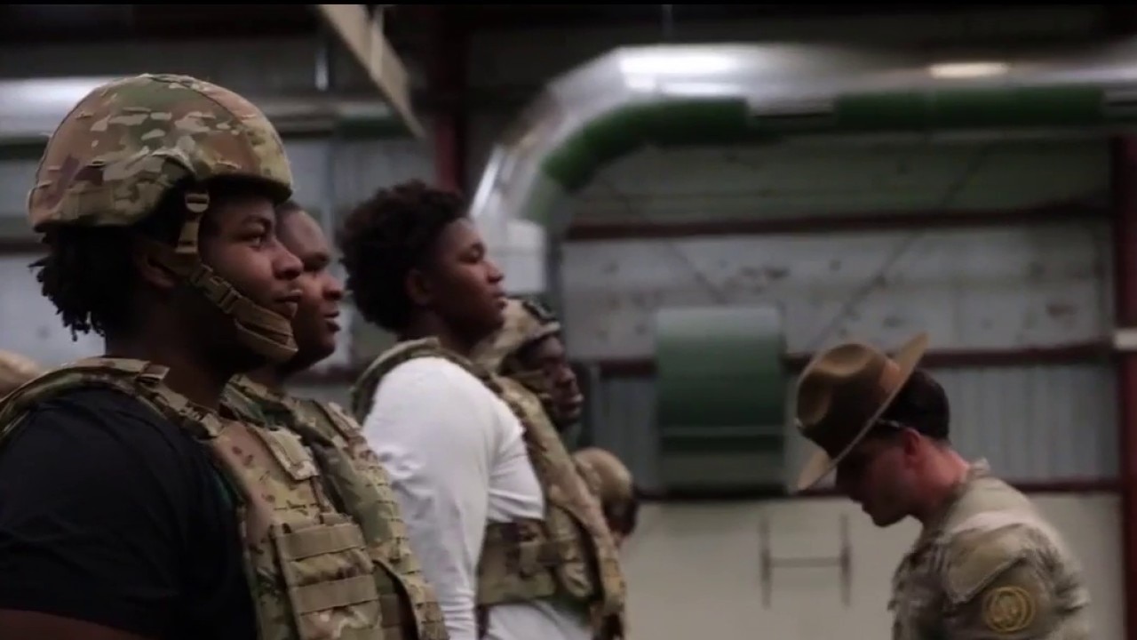 Fort Hood soldiers help train DeSoto football team