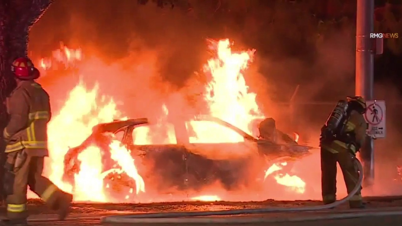 1 killed in fiery car crash near Griffith Park
