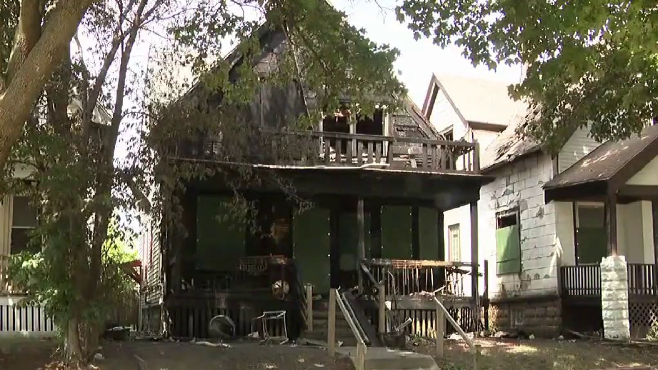 Milwaukee fire, 3 homes uninhabitable