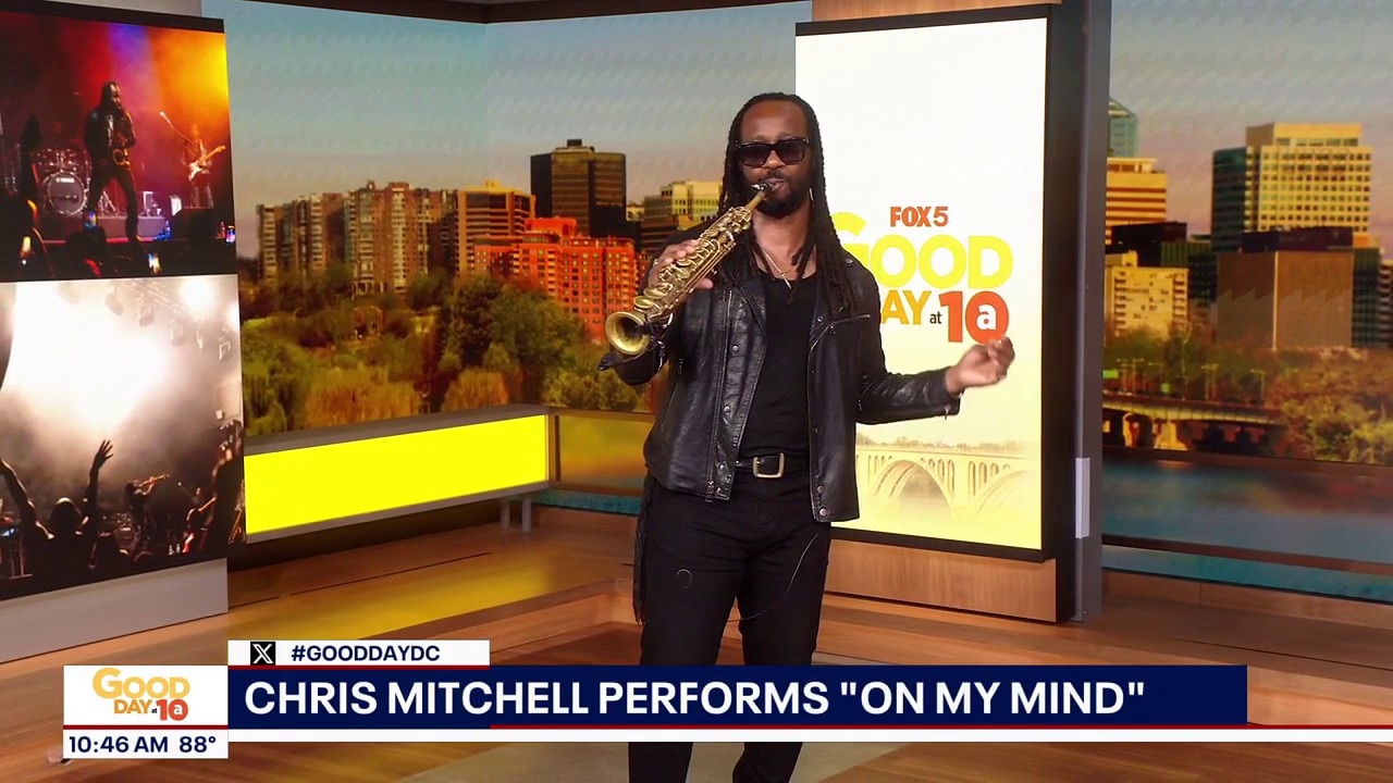 Chris Mitchell Performs "On My Mind" 