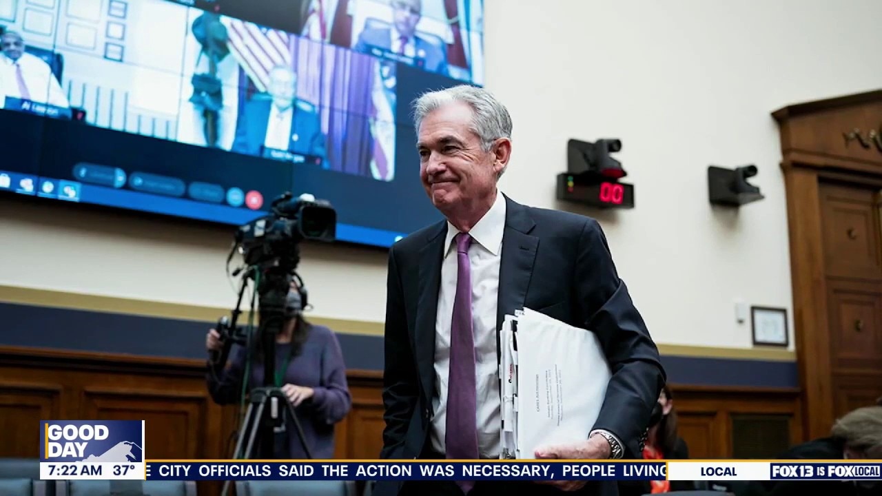 President Trump threatens to fire Jerome Powell