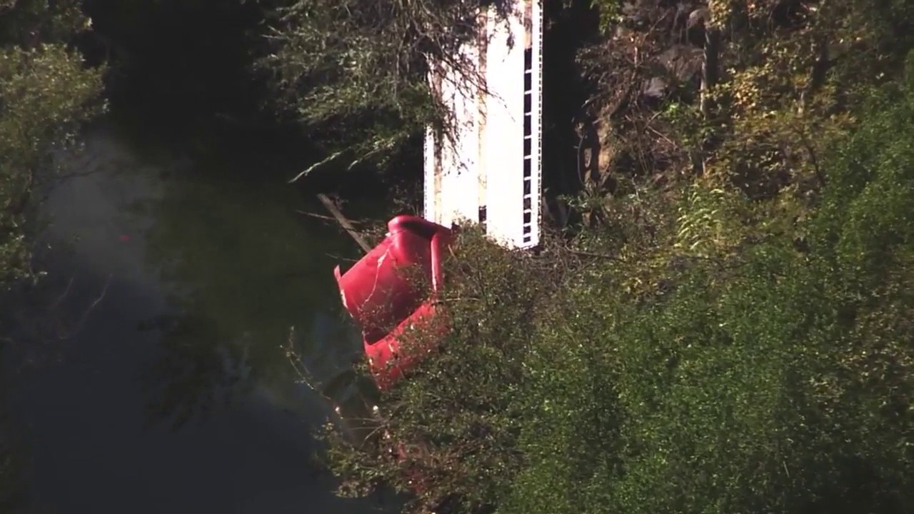Truck overturns into creek, closing lanes on Highway 84 near Pleasanton