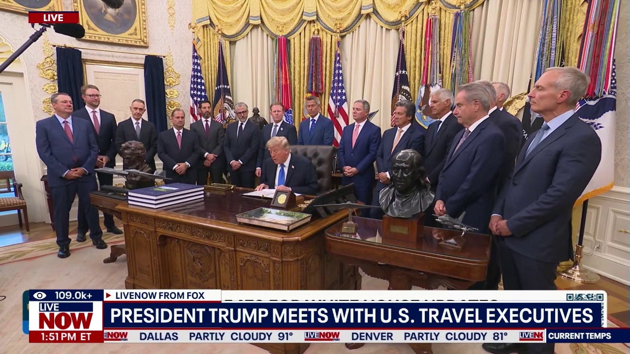 Trump meets with travel executives on tourism push