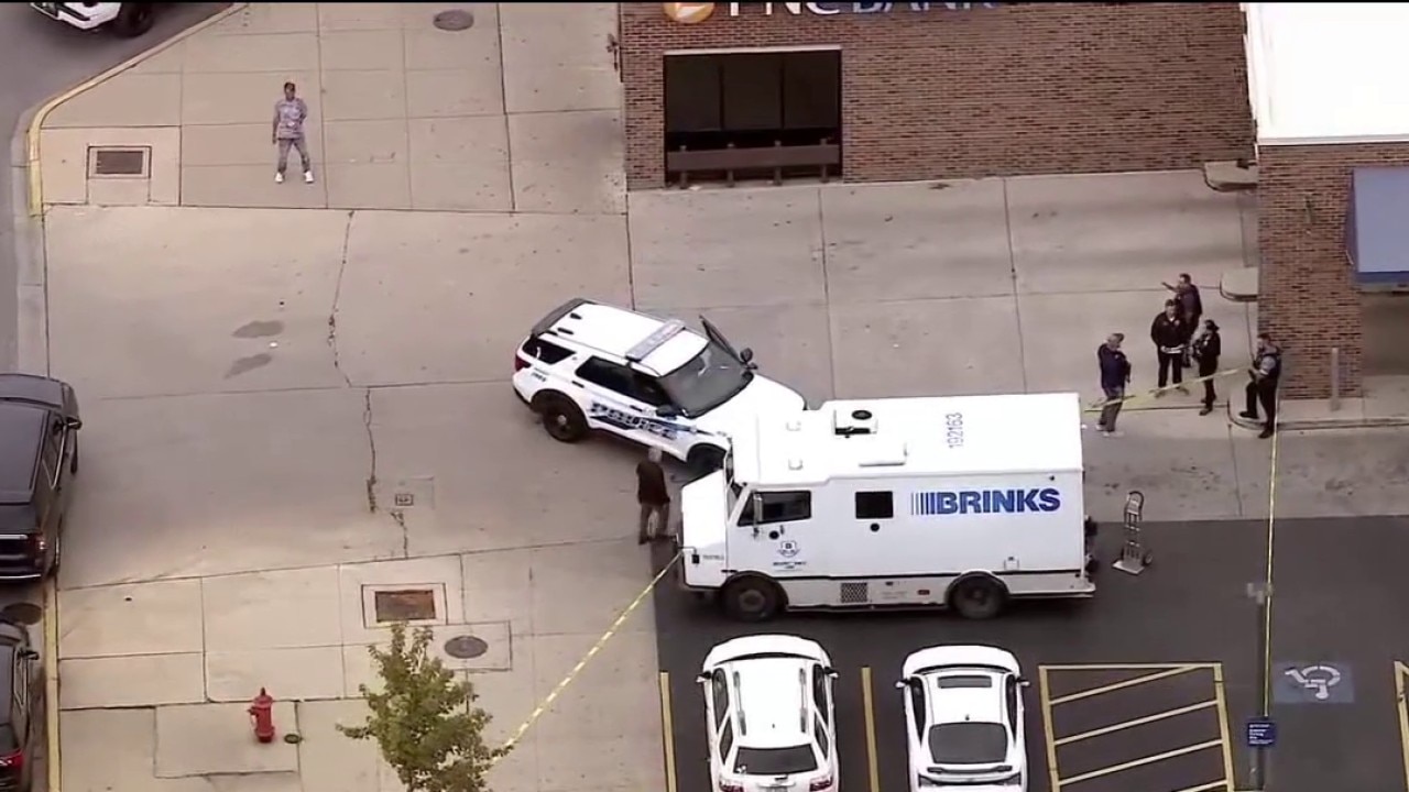 Brink's armored car courier robbed by armed suspects in Cicero, police say