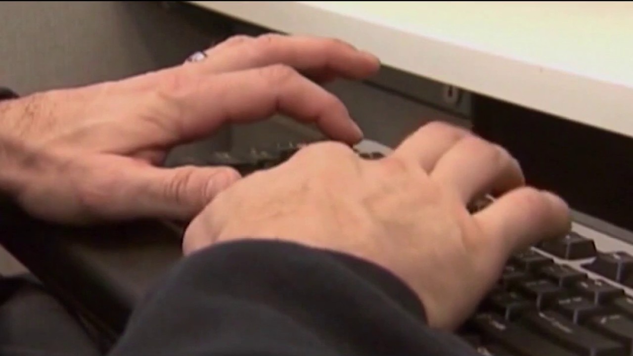 Supporters to turn in signatures this week for $30 minimum wage measure in Alameda County