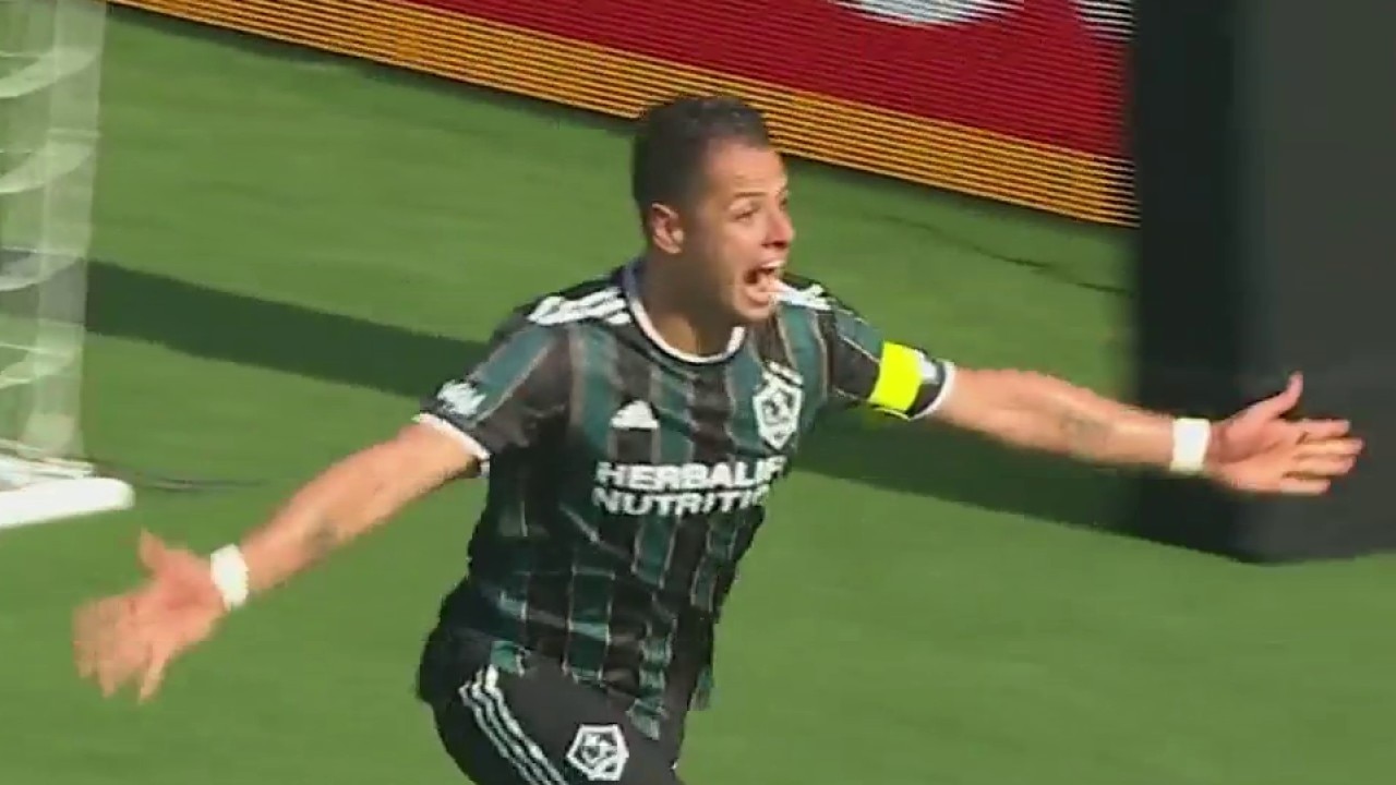 Javier "Chicharito" Hernandez introduced as first player for Atletico Dallas