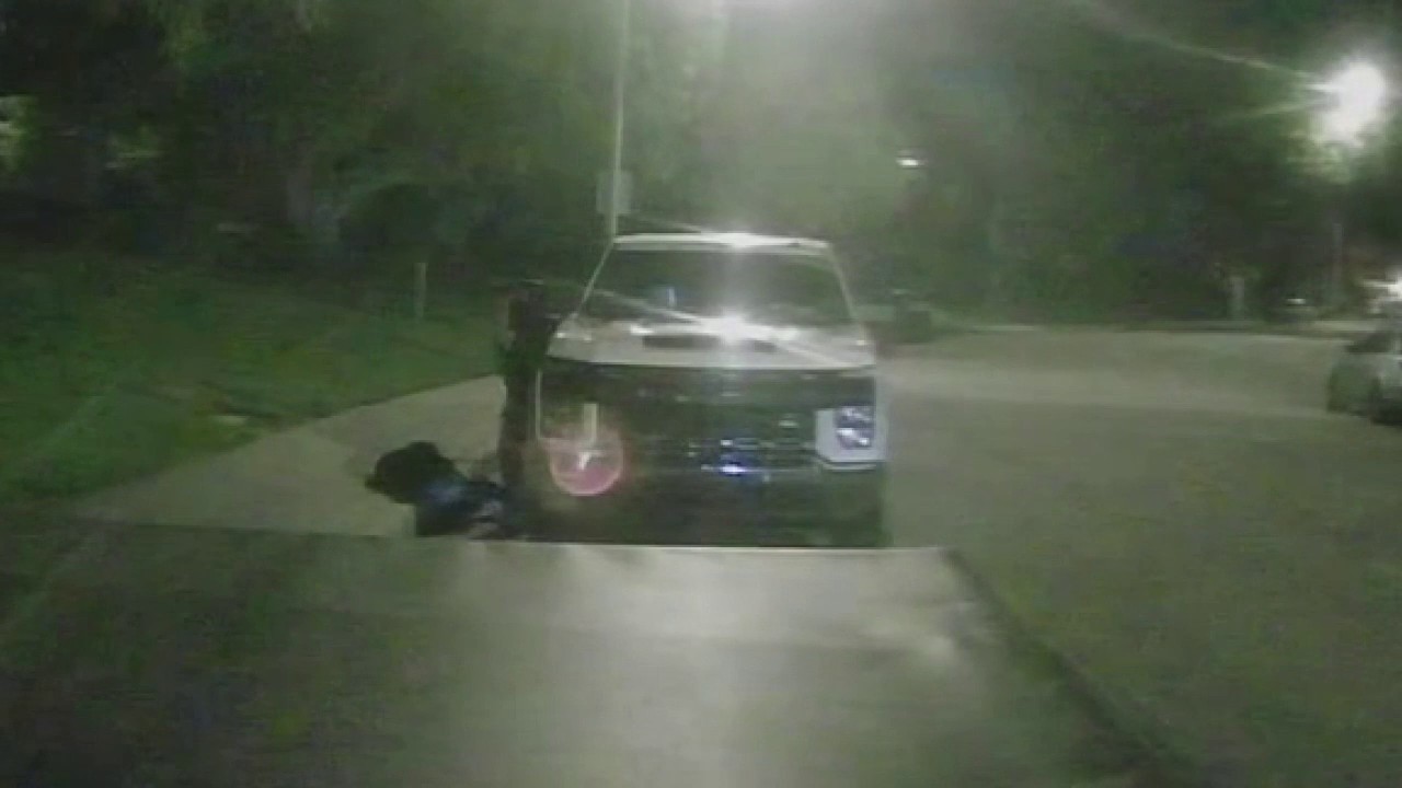 Man dumps woman on sidewalk near Santa Clarita