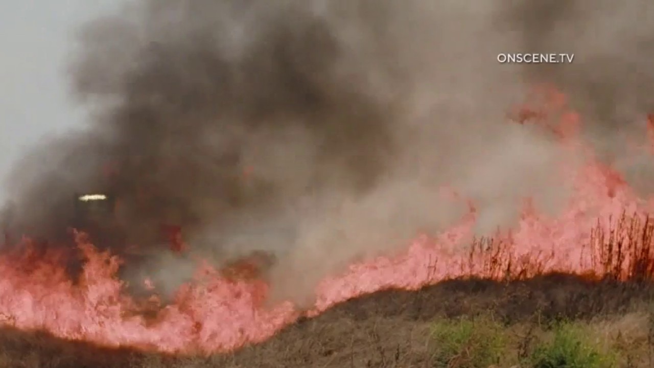 Bain Fire injures 4 in Jurupa Valley