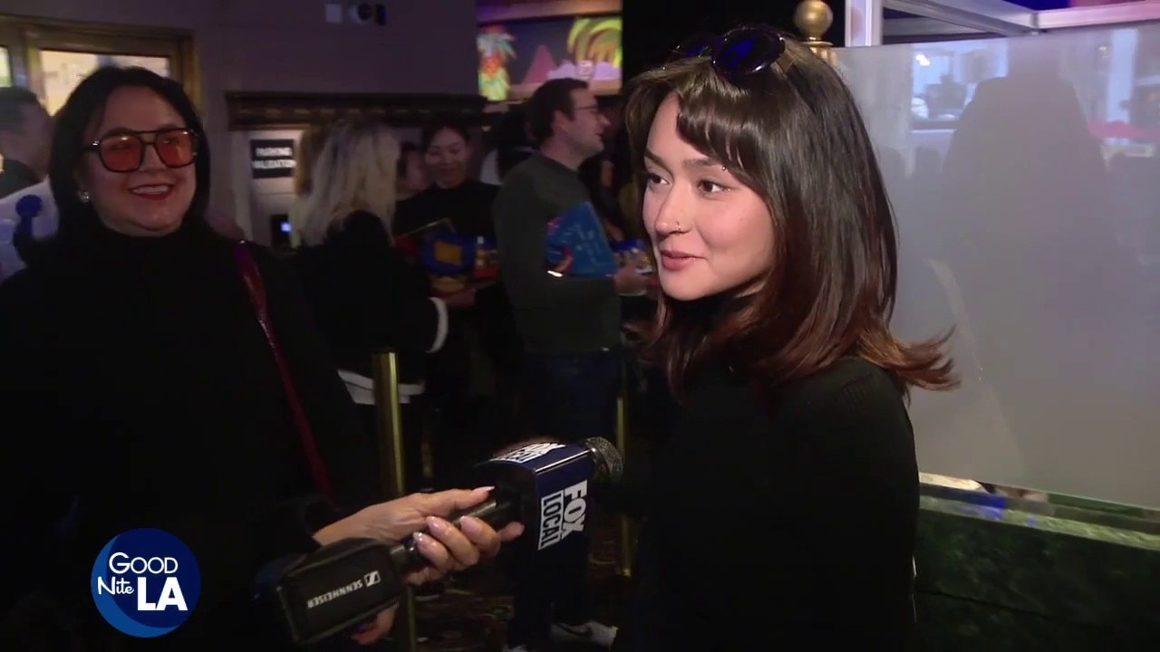 Fans line for 'Devil Wears Prada 2' in theaters
