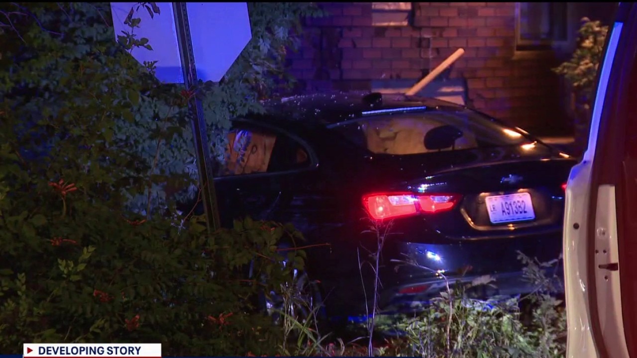 Driver crashes into Detroit house near Corktown