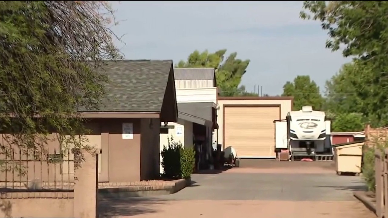 Gilbert stabbing leaves 3 dead including suspect at home